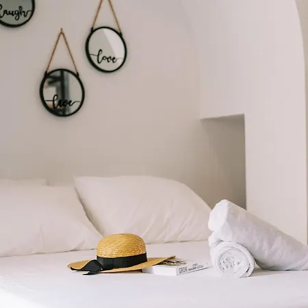 Eurus & Zephyrus Apartment